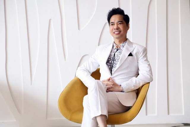 Ca sĩ Ngọc Sơn theo học nghệ thuật nhằm bắt đầu sự nghiệp ca hát chuyên nghiệp