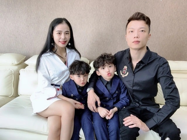 Hương Ly kết hôn sớm với người chồng học chung trường